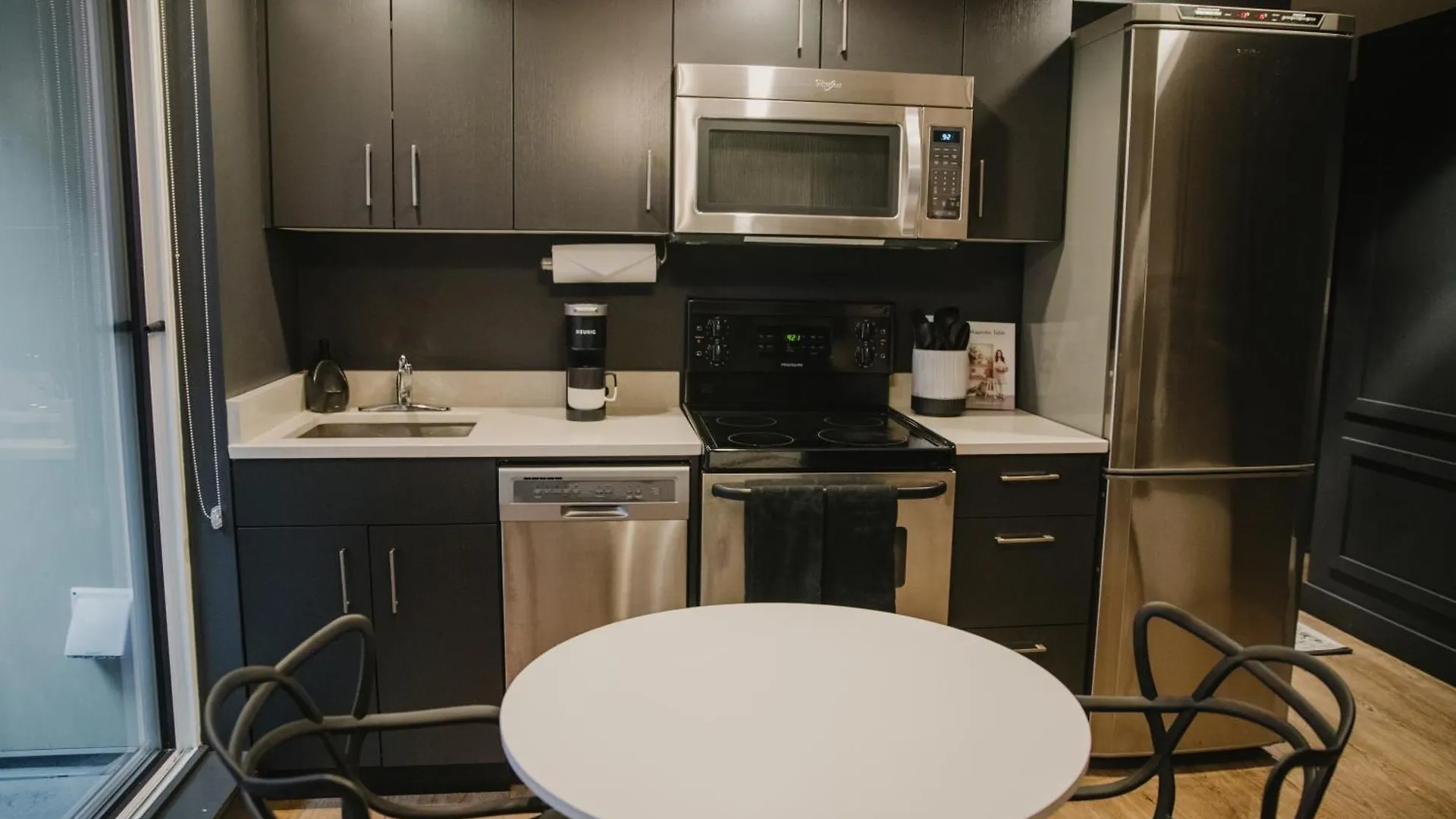 The Orca Pad At Waddigton Flats Apartment Victoria