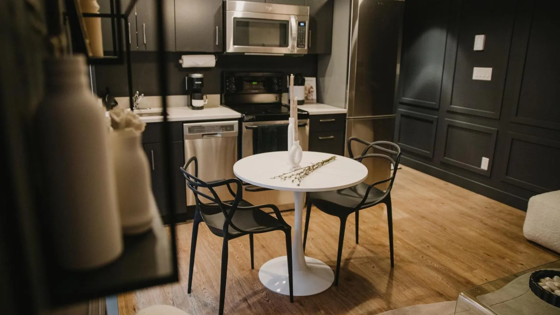 The Orca Pad At Waddigton Flats Apartment Victoria